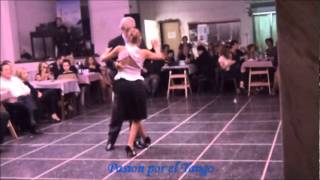 ARACELI JIMENEZ y FRANCISCO SANTAPA bailando el tango COLOR CIELO en FLOREAL MILONGA