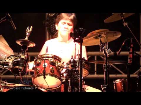Krakatau Reunion - Seraut Wajah ~ Drum Solo @ Album Showcase “Chapter One” [HD]