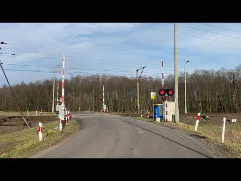 Lipie Góry, 62-620, przejazd kolejowy z fajnym dźwiękiem, railway crossing with funny sound, [4K]