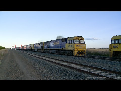 3PM4 & 6MP4 Freight Trains Cross At Gheringhap  (19/2/2021) - PoathTV Australian Railways