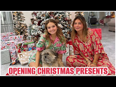 Opening Christmas presents 🎁 2025 | Sister Forever