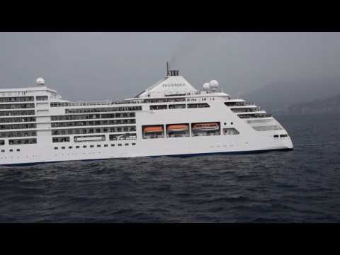 Silver Spirit circumnavigates Silver Muse