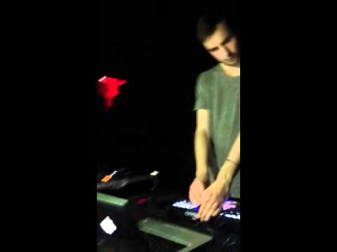 Cyril Hahn - Say My Name LIVE Snafu Aberdeen