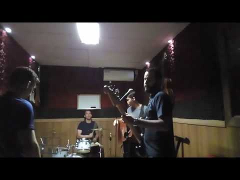 Liberdade Clandestina - Ainda é cedo (Legião Urbana cover)