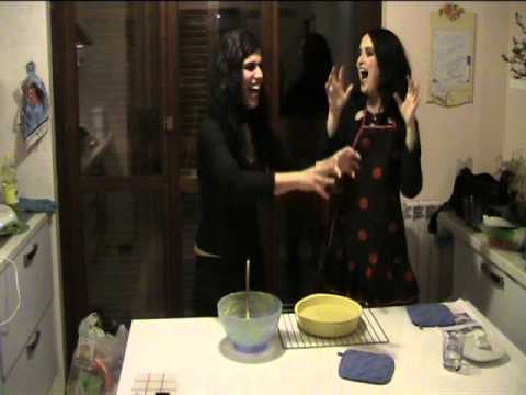 Dolcetta e Scherzetta in La Torta alla Zucca.WMV