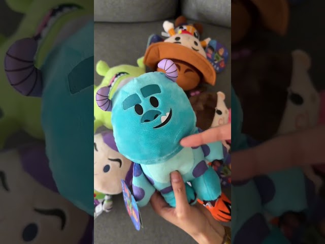Vídeo relacionado con Disney 6315872690 Plutón de Peluche 25 cm, a Partir de 0 Meses