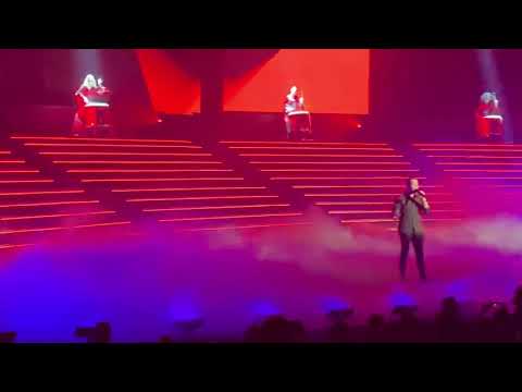 Backstreet Boys Las Vegas - Shape Of My Heat w/ Shania Twain in crowd