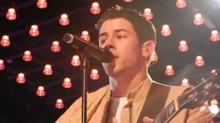 Warning - Nick Jonas - Showcase NRJ - Paris - 15/4/15