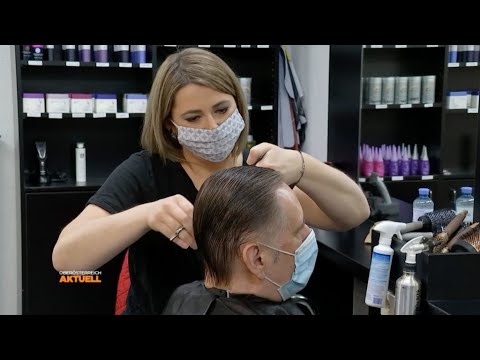 Ohne Schnickschnack: Friseure arbeiten wieder