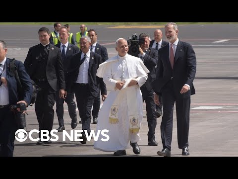 Pope Leo XIV leaves papal plane after technical problem is detected