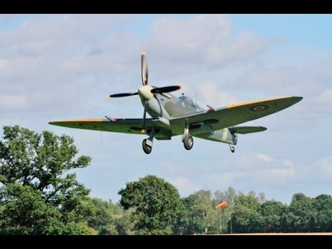 SUPERMARINE SPITFIRE LANDING / TAKE OFF AT SOUTHERN HEADCORN RC MODEL SHOW - 2015