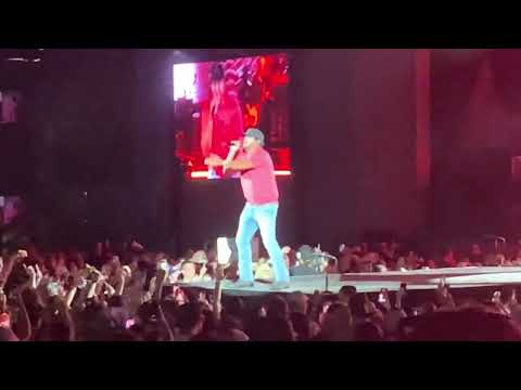 Luke Bryan - Country Girl (Shake it for Me)  [Gilford NH 2024]