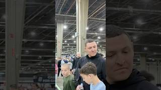El padre casi vende las cartas de su hijo…