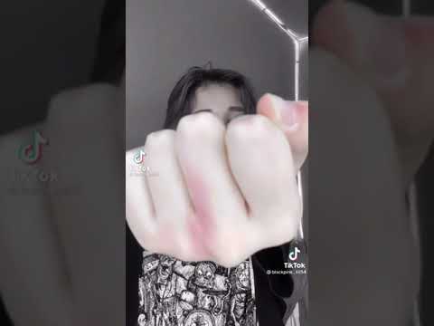 sizin  şu kötülediğiniz Güney Kore bizi yani Türkiye'yi çok seviyorlar ama siz onları kötülüyosunuz😠