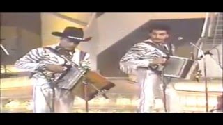 Los Tigres del Norte &quot;Tahur, Rosita de olivo y Ojos negros&quot;