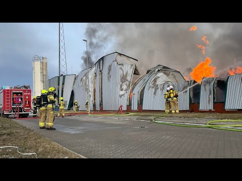 Pożar hali przy ul. Ernsta Petersona w Bydgoszczy - perspektywa strażaków OSP Bydgoszcz - Fordon