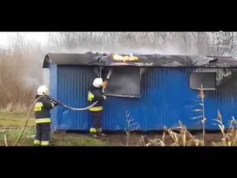 Pożar barakowozu na budowie wrót sztormowych przy drodze nr 502.