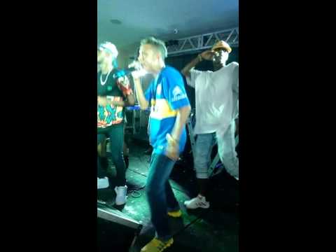 MC TRÓIA & MC TOCHA - SÓ TRANZA LOUCA -