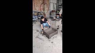 Hướng dẫn khách tháo khuôn
