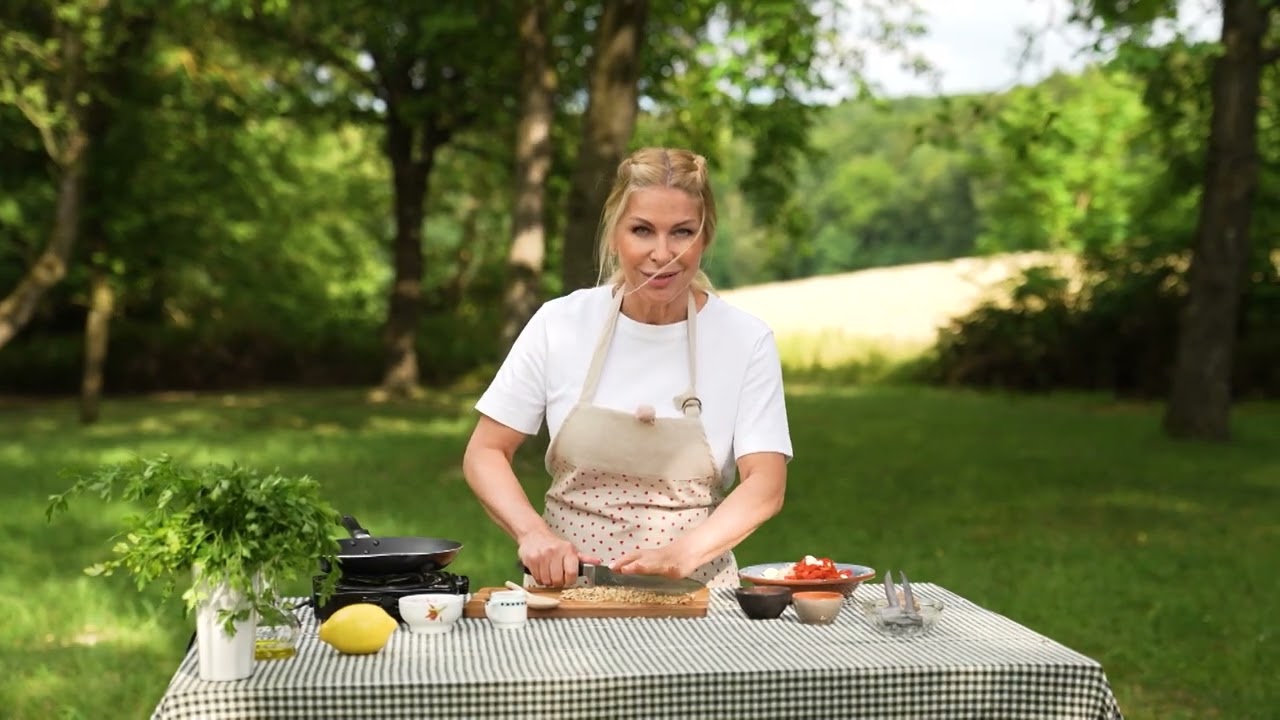 Video recept Nátierka z pečenej papriky, fety a vlašských orechov Na chalupe EPI 21 Jeseň 2026
