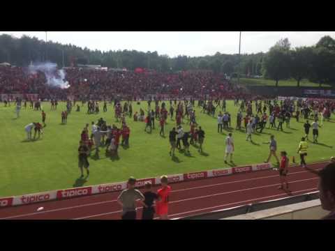 Relegationsspiel 3. Liga | 29.05.2016, FSV Zwickau - SV Elversberg | Platzsturm nach Abpfiff
