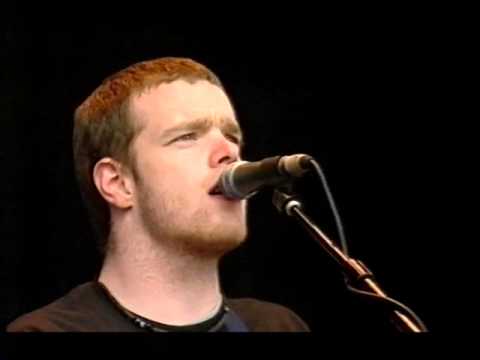 Electric Soft Parade - Biting The Soles Of My Feet (Glasto 2002)