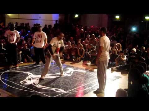 Brooke and Dickson vs. Franqey and Nelson (Los Kassos) - popping final, Juste Debout UK 2012