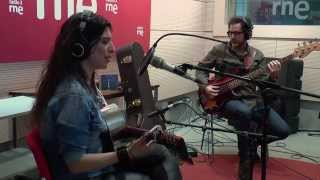 Susan Santos "Electric love" acústico en Radio 3 en Toma Uno 23/2/2014