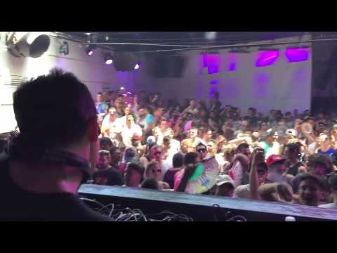 Dubfire plays "Stiv Hey - Stoned to the bone" @ Elrow Barcelona