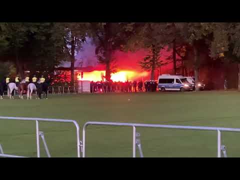 Partizan Belgrad, Ankunft der Fans am Stadion in Köln