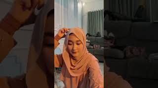 Download lagu Tutorial Pashmina Syar’i tutup dada ala Kak Kayla #ootdhijab #pashmina mp3