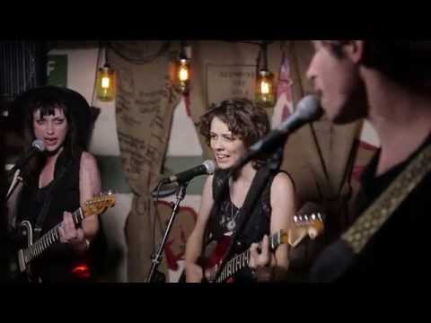 Those Darlins - Red Light Love (Live @ Pickathon 2014)