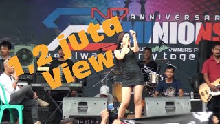 Download lagu SUARA MERDU GOYANGAN TOP SEKAR DIRGANTARA. KELANGAN mp3