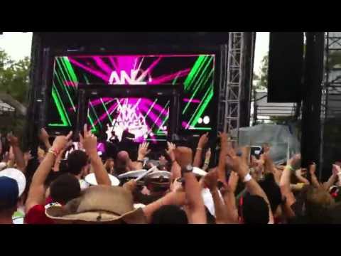 AN21 & Max Vangeli play Swedish House Mafia - Save The World (AN21 MV Mix) at EDC NYC 2013