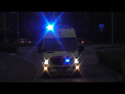 A1 Ambulance 05-153 met spoed naar het Radboud UMC in Nijmegen