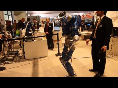 Робот-гуманоид TORO из Германии. Фото.