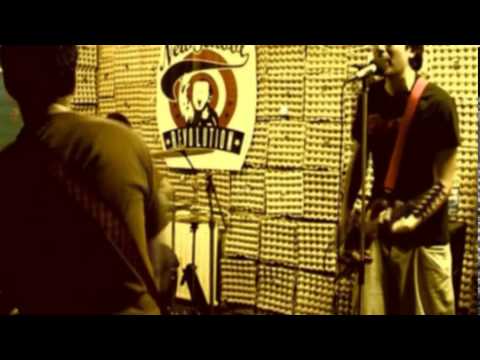 Pistol cu capse - In locul tau (video)