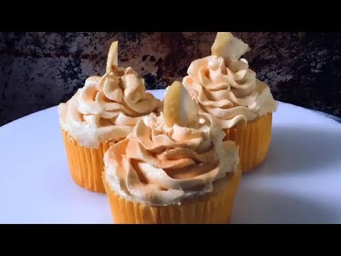 Moist Lemon Cupcakes with Lemon Buttercream Frosting (detailed cake guide)