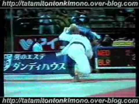 JUDO 2005 World Championships Cairo: Elco van der Geest (BEL) - Yuri Rybak (BLR)