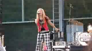 The Difference-Clique Girlz