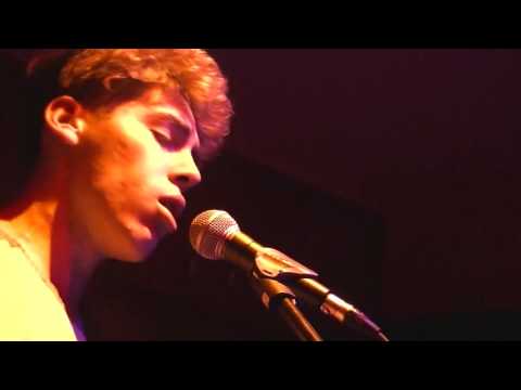 DuraznoTrío - Frío (videoclip oficial)