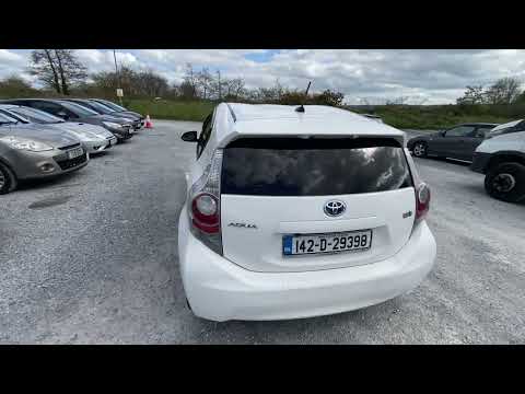 2014 Toyota Aqua - Image 2