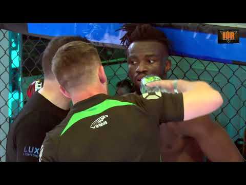 IÚR FC 4 -  Solomon Simon vs Denis Frimpong