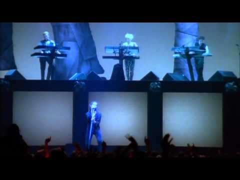 Video thumbnail for Halo (Live in Stade Couvert Régional, Liévin, 29th July 1993)