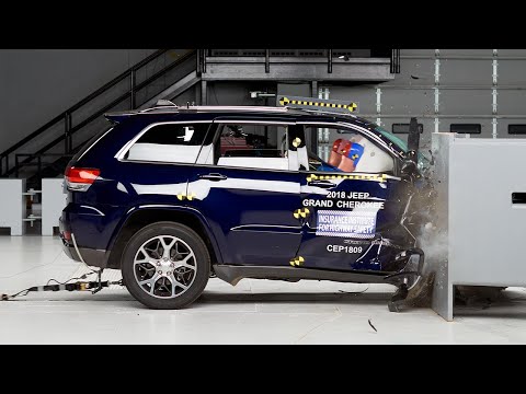 2018 Jeep Grand Cherokee passenger-side small overlap IIHS crash test