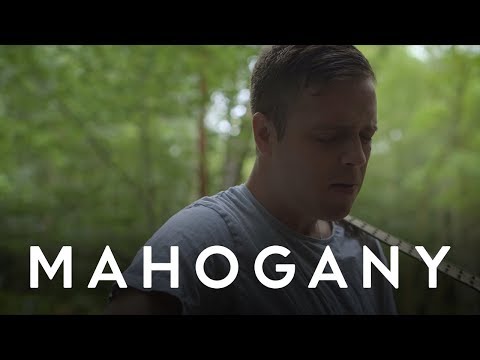 Benjamin Francis Leftwich - Kicking Roses | Mahogany Session