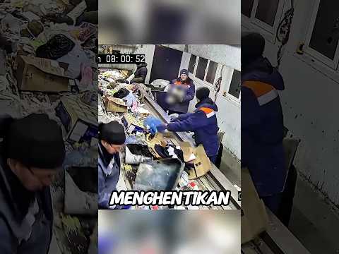 Melematkan Kucing Dari Mesin Penggiling Sampah ‼️😭