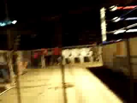 Centella Kid golpea a Whilbert Xtrem