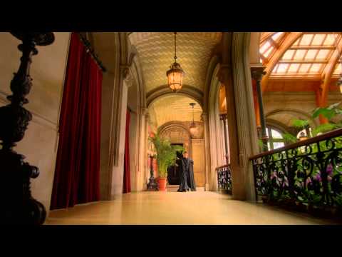 Serafina and the Black Cloak  - Book Trailer - 15 second excerpt