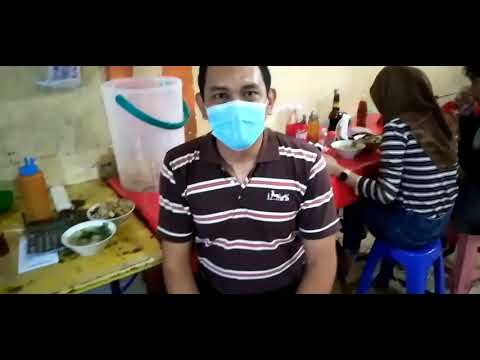 Papah Zahra Tries the Legendary Deliciousness of BAKMI ROXY CIKINI | EATING RECEH